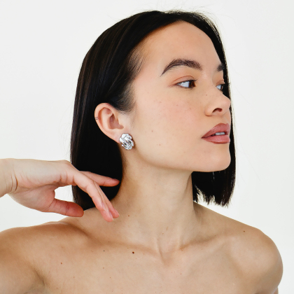 HERA – Clip-On Earrings alternate image