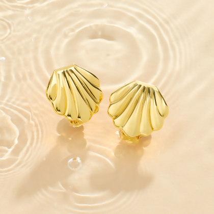 ARIEL &ndash; Shell Clip-on Earrings alternate image