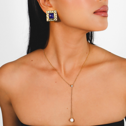 MARINA &ndash; Lapis Lazuli Square Hammered Clip-on Earrings alternate image