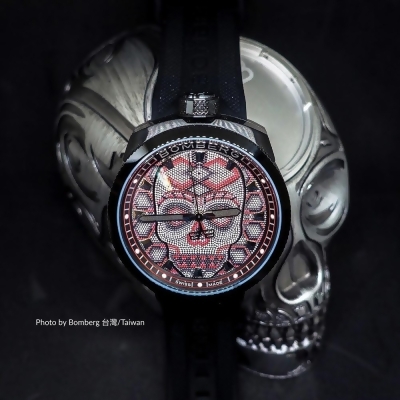 BOMBERG 炸彈錶 BOLT-68 Skull Pearl 珍珠骷顱手錶-紅x黑 