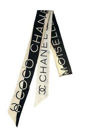 Chanel 24K經典拚色文字Twilly絲巾(AAA483/米杏/黑/絲/平行輸入) 