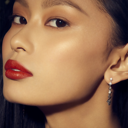 BISOUS - Prong Set Loop Earrings alternate image