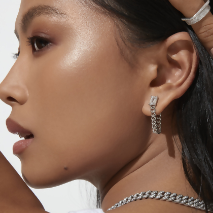 EMERSON – Emerald Cut Rope Loop Earrings alternate image