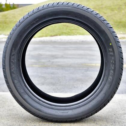 Auto Tire Fullway HS266 285/45R22 114V XL A/S Performance alternate image