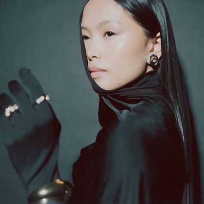KYLIE - 法式優雅雙色雙環方形耳環 alternate image