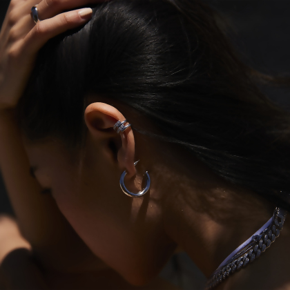 PARIS – Classic Tube Hoop Earrings alternate image