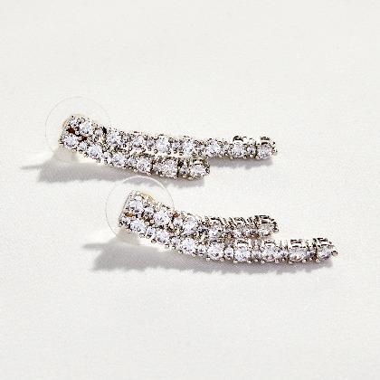 QUINN – Double Strand Earrings alternate image