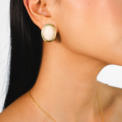 MAEVE &ndash; Oval Cream Opal Clip-on Earrings alternate image