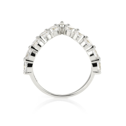 CHERI - V-Shaped Bezel Set Ring alternate image