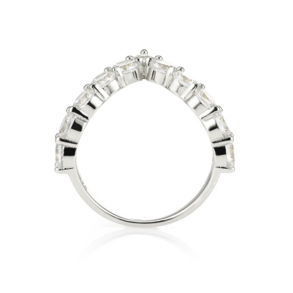 CHERI - V-Shaped Bezel Set Ring alternate image