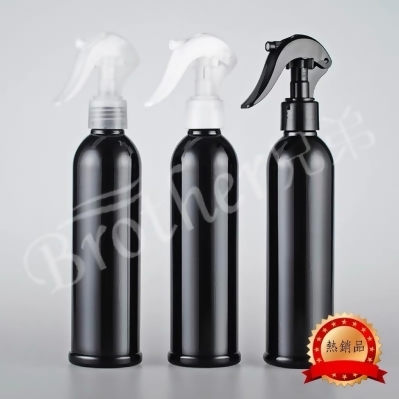1698小工具 -3bosswu | 簡約時尚二色噴霧瓶 250ml | 噴霧瓶 | 液態分裝瓶 | 威淨系列 | 滿千免運 |黑頭&黑瓶+黑頭&透明瓶各1 | 一組$60 