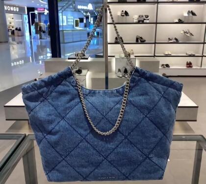 NEW新品｜#05/15 下午五點收單 美國 Charles & Keith 小Ck 華夫格爆款垃圾袋托特包 