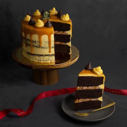 Caramel Chocolate Cake 