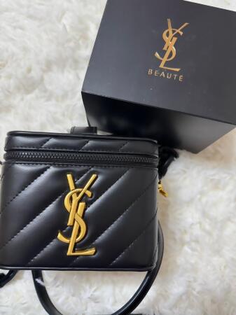 【YSL】YSL SAINT LAURENT 聖羅蘭彩妝贈品|化妝箱包包(附背帶) 