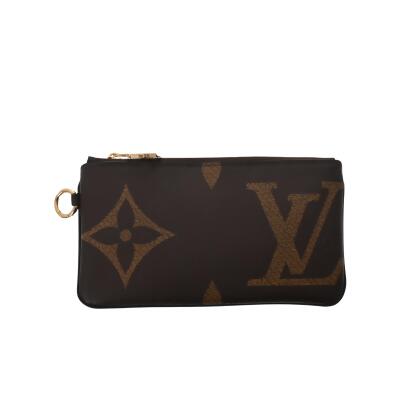 Trio pouch leather clutch bag Louis Vuitton Brown in Leather