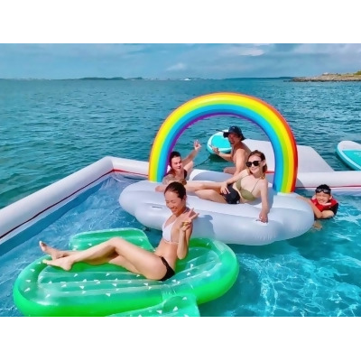 澎湖: 蔚藍海岸遊艇俱樂部-遊艇出海體驗海上泳池＆夢幻水上活動 