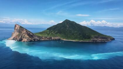 宜蘭：龜山島登島＆賞鯨豚＆繞島牛奶海｜新福豐36號 