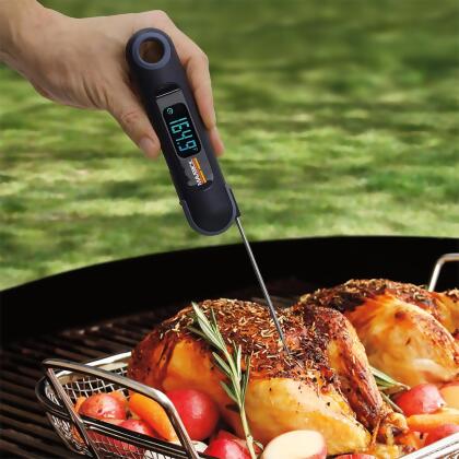 Maverick Instant Read Temp & Time Foldable Digital Thermometer Rotating Display alternate image