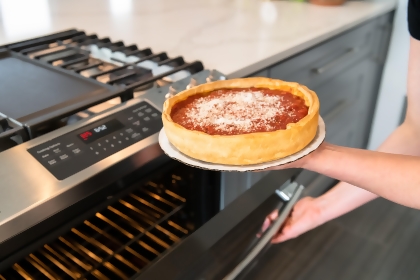 Giordano's Famous Stuffed 10" Deep Dish 6 Pizza Pack alternate image