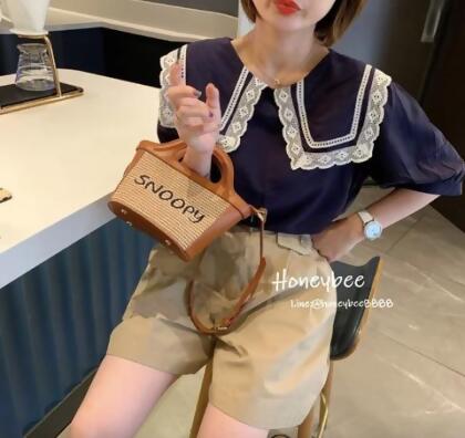 現貨(黑色)KTD2106038-蕾絲邊大翻領上衣 - 黑色(非麻豆色～請參考單品照) 