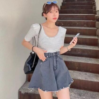 夏新款復古高腰一粒扣雙口袋寬鬆寬口毛邊牛仔短褲v8076 