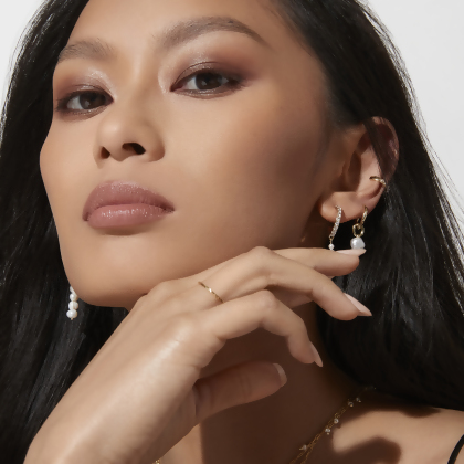DAPHNE – Freshwater Pearl Drop Huggie Earrings