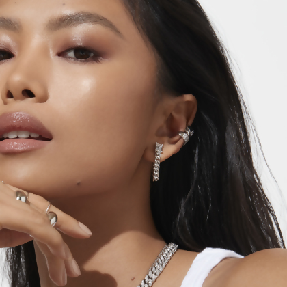 SELENA – Pave Cuban Link Chain alternate image