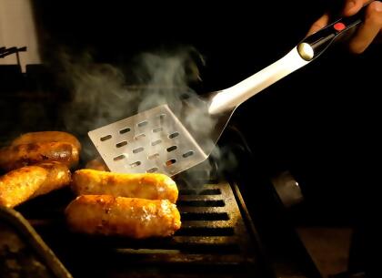 Grillight 2-Piece Gift Set - LED Spatula & Smart Tongs Combo alternate image