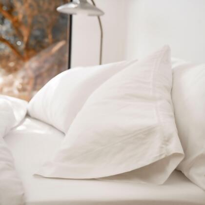 Hotel Pillowcase Set alternate image