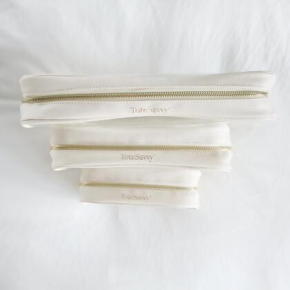 Clear Pouch alternate image