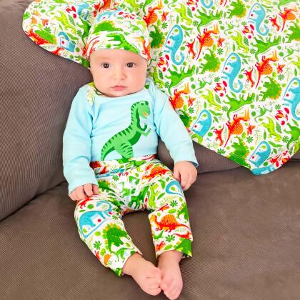 AnnLoren Baby Layette Boys Dinosaur Long Sleeve Onesie Pants Cap 3pc Gift Set alternate image