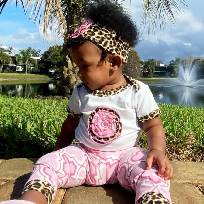 AnnLoren Baby Girls Layette Pink Leopard Onesie Pants Headband 3pc Gift Set Clothing alternate image