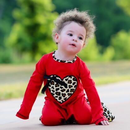 AnnLoren Baby Girls Leopard Valentines Holiday Heart Romper Outfit One Piece alternate image
