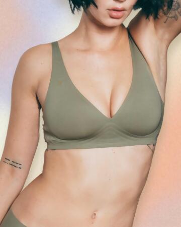 Second Skin Lift Seamless Plunge Bra 