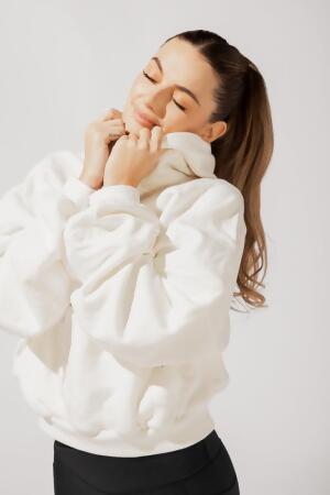 Pullover Cloud Hoodie - White alternate image