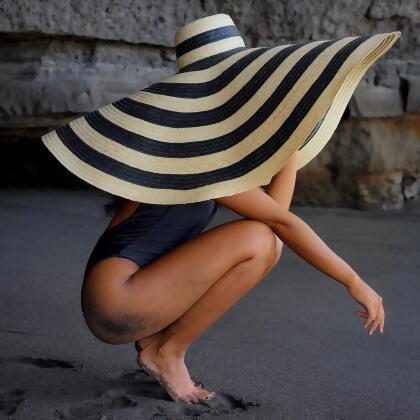 SOLANA Oversized Striped Straw Hat in Black & Natural alternate image