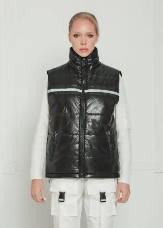 Men's Zip-Up Puffer Vest In Black alternate image