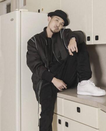 Konus Men's Oversize Bomber Jacket in Black alternate image