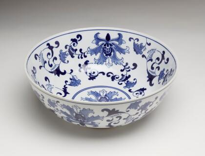 AA Importing 59879 14 Inch Blue And White Bowl 