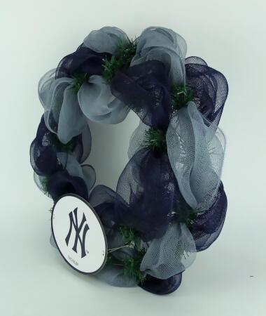 MLB New York Yankees Logo Mesh Front Door Wreath alternate image