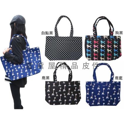 ~雪黛屋~HTW 手提肩背購物袋才藝袋手提簡單袋上學書包以外放置教具雨衣雨傘便當防水帆布#2304 