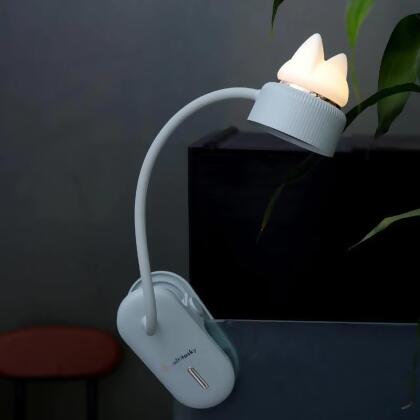 Clampy Bendy Lamp alternate image