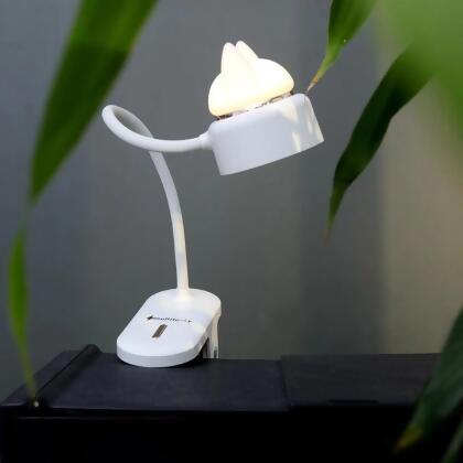 Clampy Bendy Lamp alternate image