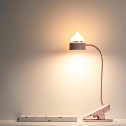 Clampy Bendy Lamp alternate image