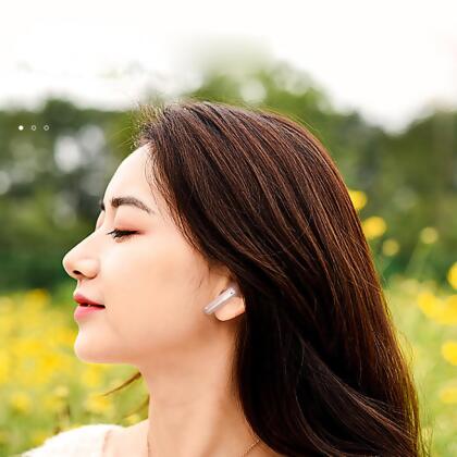 ClarityPLUS Earbuds With Super Clear Sound And Wireless Charging alternate image