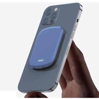 Chargomate Magnetic Portable Wireless Charger And Power Bank For Apple And Android alternate image