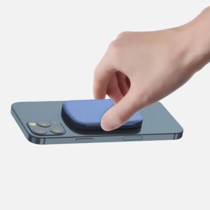 Chargomate Magnetic Portable Wireless Charger And Power Bank For Apple And Android alternate image