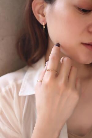 14K Wave V Diamond Ring 波浪鑽石戒指