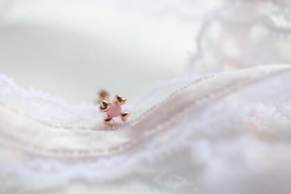 14K Love Pink Opal Piercing 粉紅蛋白石愛心鎖珠耳環(單個) 