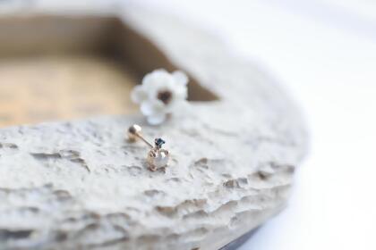 14K Round Arrow Rough Diamond Piercing 圓箭頭原鑽鎖珠耳環 (單個) 
